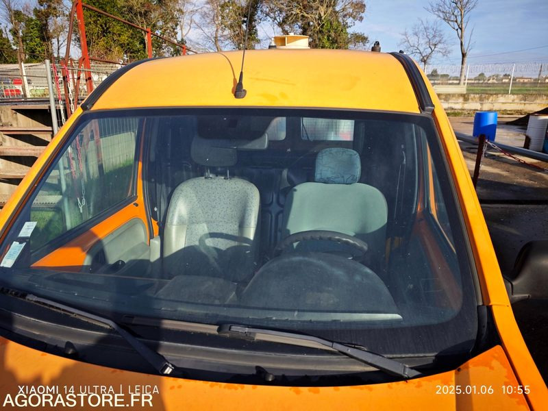 RENAULT Kangoo FM-445-KQ - Moteur tournant - Fourgonnette: photos 5 RENAULT Kangoo FM-445-KQ - Moteur tournant - Fourgonnette: photos 5