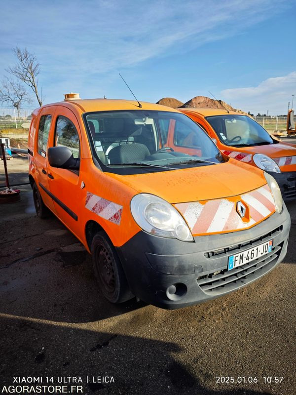 RENAULT Kangoo FM-461-JQ Moteur tournant - Fourgonnette: photos 1 RENAULT Kangoo FM-461-JQ Moteur tournant - Fourgonnette: photos 1