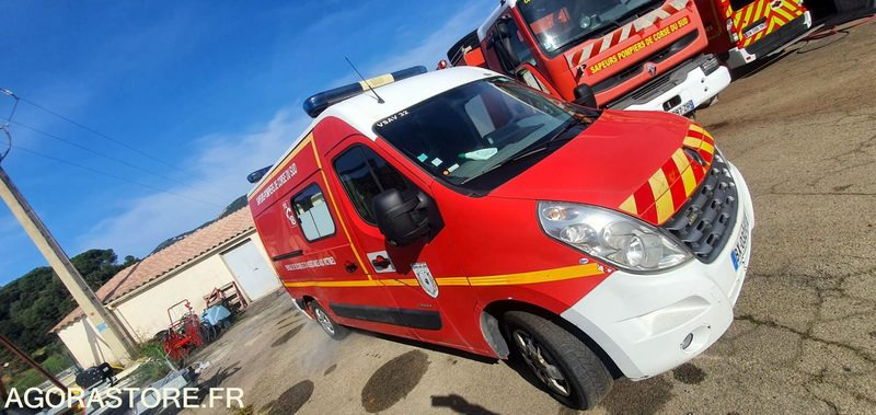 RENAULT MASTER 2.3 DCI TYPE AMBULANCE - 151128 km - 2011 - Fourgon utilitaire: photos 2 RENAULT MASTER 2.3 DCI TYPE AMBULANCE - 151128 km - 2011 - Fourgon utilitaire: photos 2