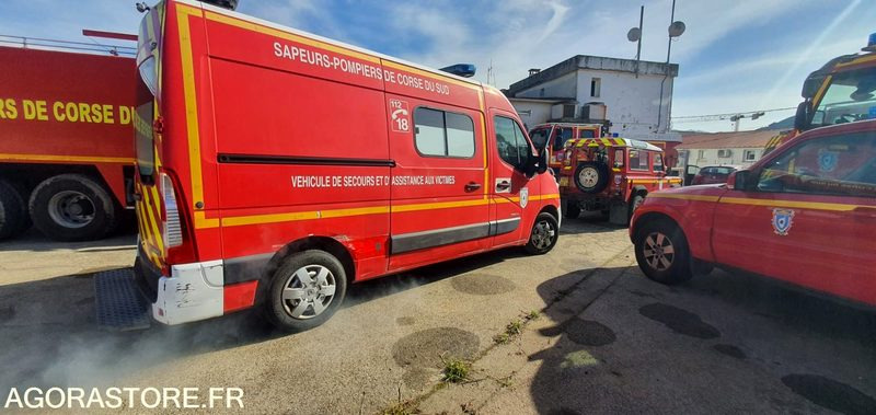 RENAULT MASTER 2.3 DCI TYPE AMBULANCE - 151128 km - 2011 - Fourgon utilitaire: photos 3 RENAULT MASTER 2.3 DCI TYPE AMBULANCE - 151128 km - 2011 - Fourgon utilitaire: photos 3