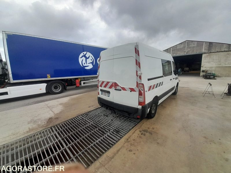 RENAULT MASTER 3T5 DOUBLE CABINE - 2011 / 285 800 KM - Fourgon utilitaire: photos 3 RENAULT MASTER 3T5 DOUBLE CABINE - 2011 / 285 800 KM - Fourgon utilitaire: photos 3