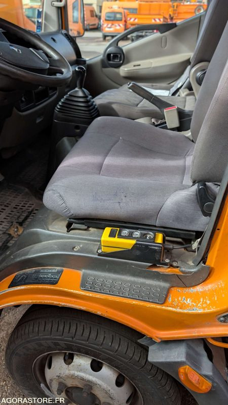 RENAULT MAXITY 110DXI - FM-356-KQ - 2009 - Utilitaire benne: photos 2 RENAULT MAXITY 110DXI - FM-356-KQ - 2009 - Utilitaire benne: photos 2