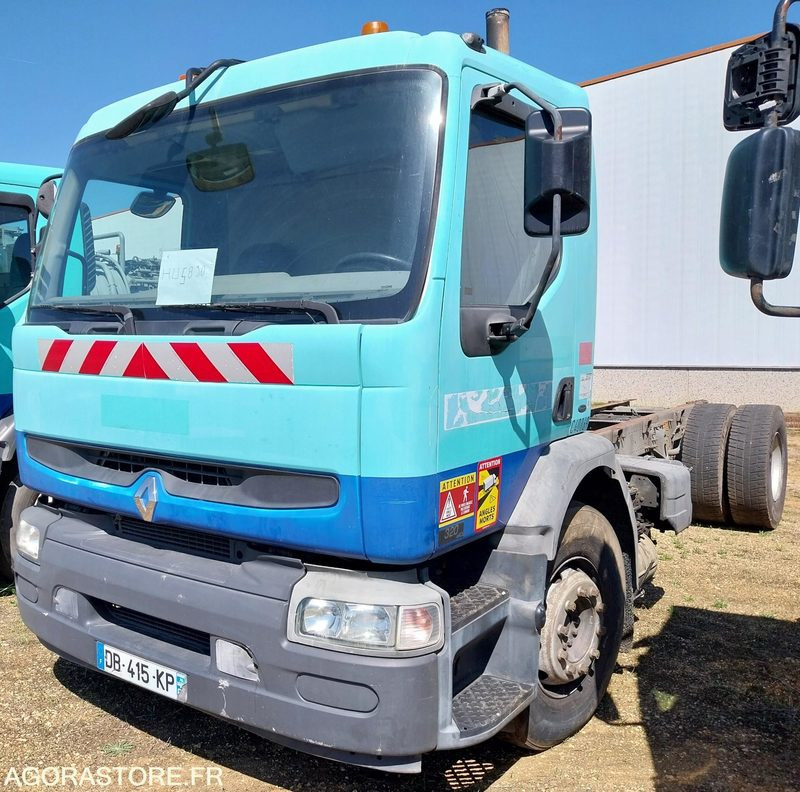 RENAULT PREMIUM 320-19 / 2005 / 445 375 km - Châssis cabine: photos 2 RENAULT PREMIUM 320-19 / 2005 / 445 375 km - Châssis cabine: photos 2