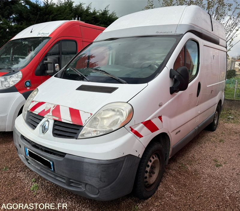 RENAULT TRAFIC 2.0 DCI 115 CH L1H2 - 233176 - 2011 - Fourgon utilitaire: photos 1 RENAULT TRAFIC 2.0 DCI 115 CH L1H2 - 233176 - 2011 - Fourgon utilitaire: photos 1