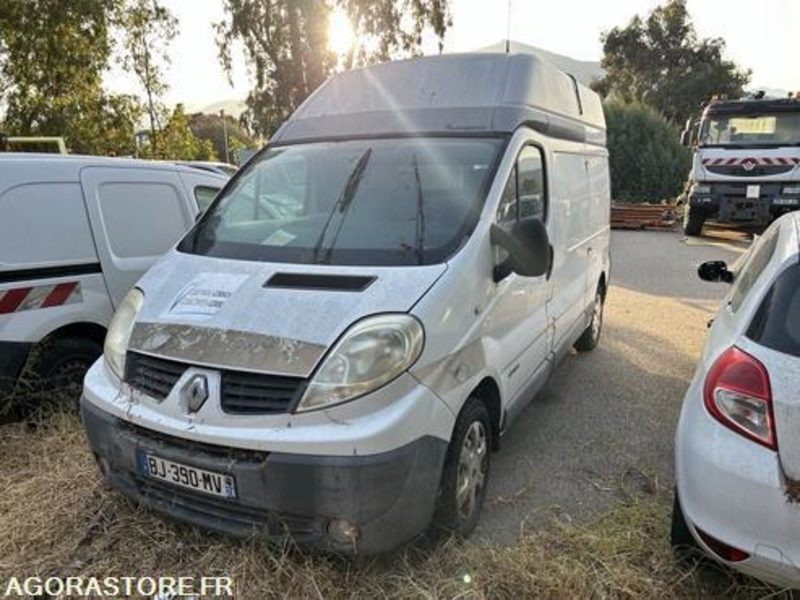 RENAULT TRAFIC - 2011 - 89400KM - BJ390MV - Fourgon utilitaire: photos 2 RENAULT TRAFIC - 2011 - 89400KM - BJ390MV - Fourgon utilitaire: photos 2