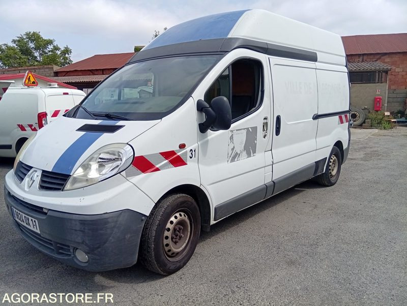 RENAULT TRAFIC 211200kms - 2006 - Fourgon utilitaire: photos 3 RENAULT TRAFIC 211200kms - 2006 - Fourgon utilitaire: photos 3