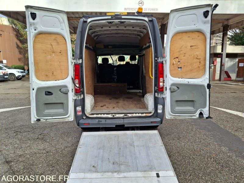 RENAULT TRAFIC GAZ BICARBURATION. - Fourgon utilitaire: photos 5 RENAULT TRAFIC GAZ BICARBURATION. - Fourgon utilitaire: photos 5