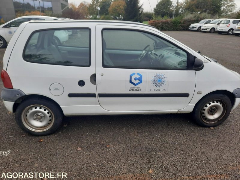 RENAULT TWINGO - 2003 - 90650KM - Voiture: photos 4 RENAULT TWINGO - 2003 - 90650KM - Voiture: photos 4