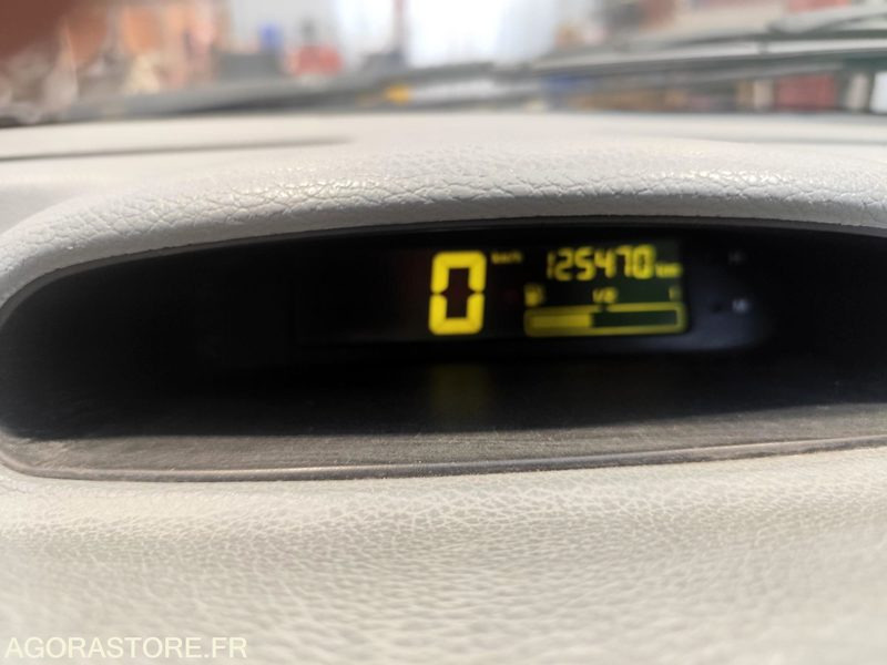 RENAULT TWINGO - Voiture: photos 5 RENAULT TWINGO - Voiture: photos 5