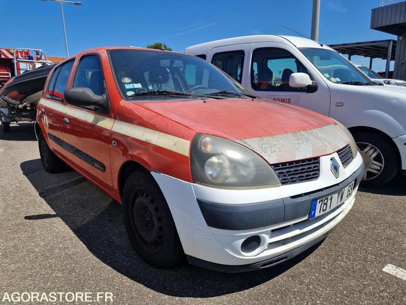 Renault Clio - 781YW69 - Voiture: photos 2 Renault Clio - 781YW69 - Voiture: photos 2