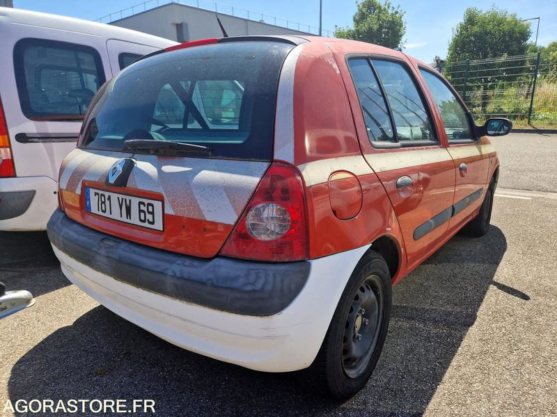 Renault Clio - 781YW69 - Voiture: photos 3 Renault Clio - 781YW69 - Voiture: photos 3