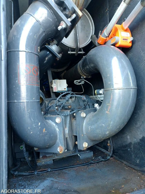 Renault Hydrocureur 19T - CN-620-BD - Vente Export Exclusivement - Camion hydrocureur: photos 4 Renault Hydrocureur 19T - CN-620-BD - Vente Export Exclusivement - Camion hydrocureur: photos 4