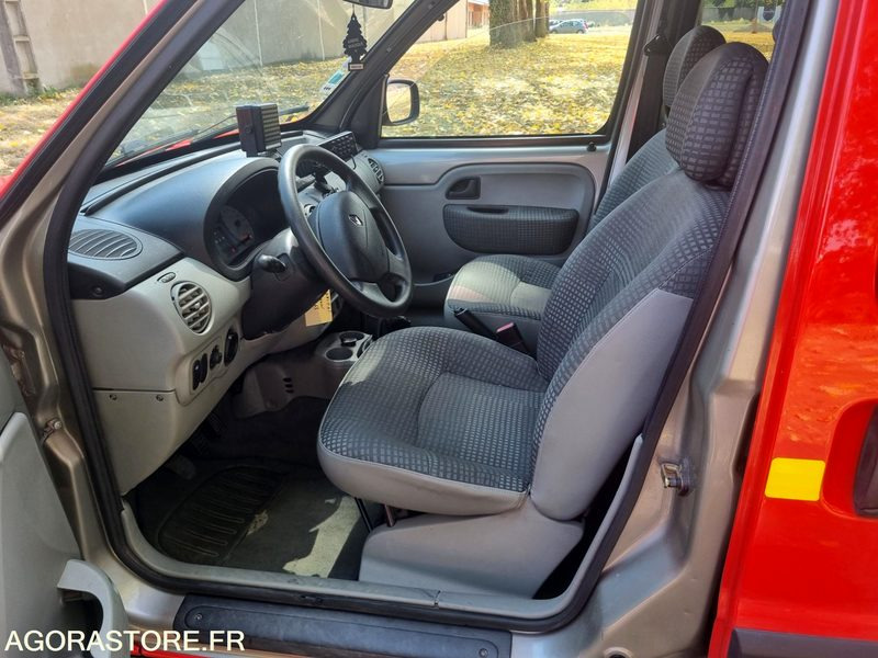 Renault Kangoo 4x4 - 9031 YE 63 - 2006 - Fourgonnette: photos 5 Renault Kangoo 4x4 - 9031 YE 63 - 2006 - Fourgonnette: photos 5
