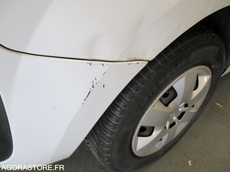 Renault Kangoo 5 places - 2018 - 89960 kms - Voiture: photos 5 Renault Kangoo 5 places - 2018 - 89960 kms - Voiture: photos 5