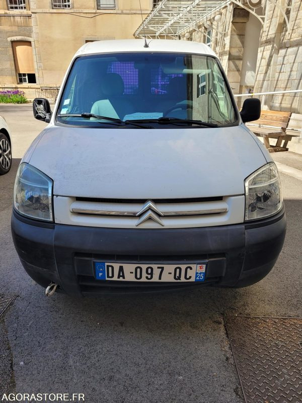 Renault Kangoo 70 275 kms année 2003 Contrôle technique favorable - Fourgonnette: photos 1 Renault Kangoo 70 275 kms année 2003 Contrôle technique favorable - Fourgonnette: photos 1