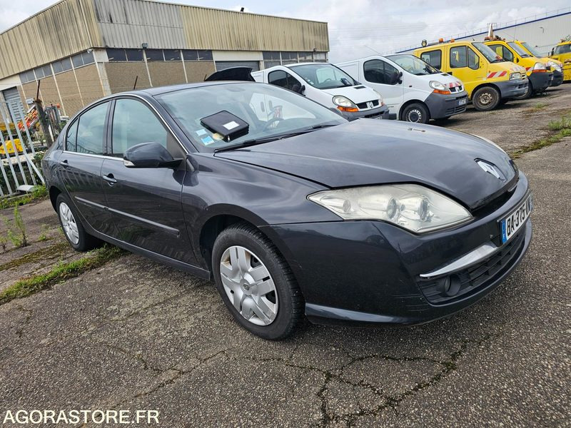 Renault Laguna - 2010 - 184971km - BA375VN - Voiture: photos 2 Renault Laguna - 2010 - 184971km - BA375VN - Voiture: photos 2