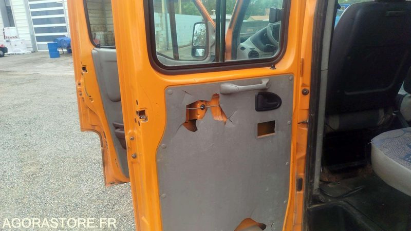Renault MASTER-3347-MF-32-2003- 507719 kms - Utilitaire benne: photos 4 Renault MASTER-3347-MF-32-2003- 507719 kms - Utilitaire benne: photos 4