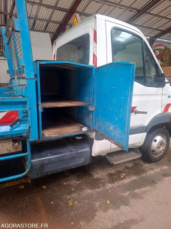 Renault Mascott benne roues jumelées 183615kms 2000 - Utilitaire benne: photos 5 Renault Mascott benne roues jumelées 183615kms 2000 - Utilitaire benne: photos 5