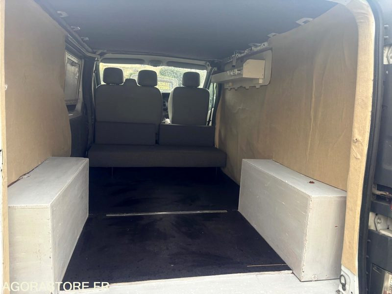 Renault Trafic dci 115 / 228000 km - Immatriculation anglaise - Fourgonnette, Utilitaire double cabine: photos 2 Renault Trafic dci 115 / 228000 km - Immatriculation anglaise - Fourgonnette, Utilitaire double cabine: photos 2