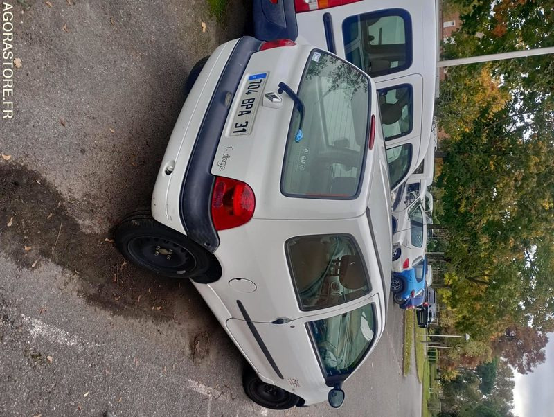 Renault Twingo 2005 108501kms - Voiture: photos 2 Renault Twingo 2005 108501kms - Voiture: photos 2