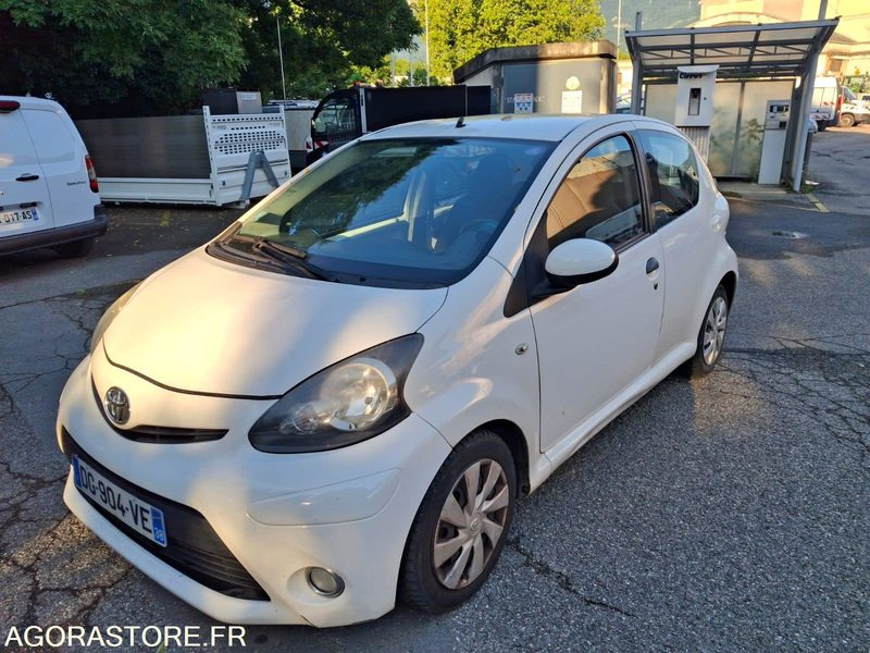 Toyota AYGO 115578kms - 2014 - Voiture: photos 2 Toyota AYGO 115578kms - 2014 - Voiture: photos 2