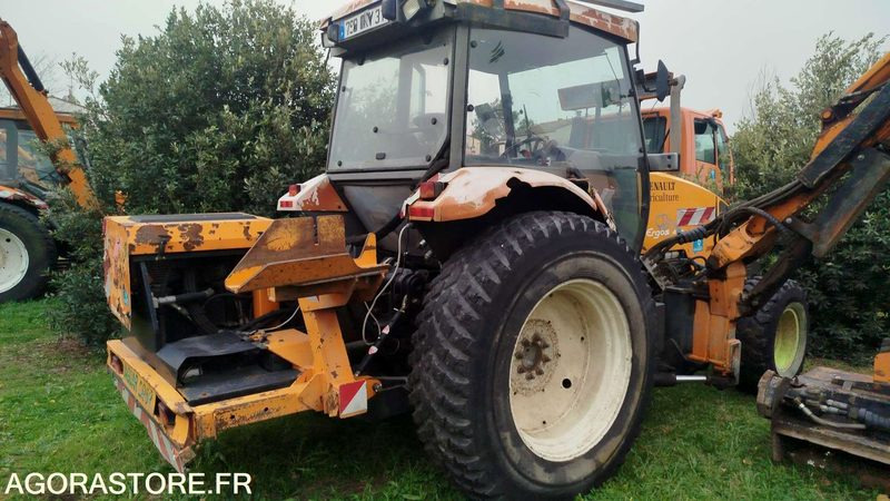 Tracteur agricole Tracteur RENAULT ERGOS 446 - 2009 - 17145h - 799CKY31: photos 12 Tracteur agricole Tracteur RENAULT ERGOS 446 - 2009 - 17145h - 799CKY31: photos 12