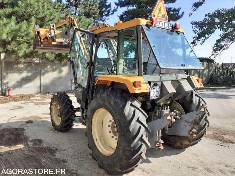 Tracteur Renault 754 (avec pelle faucheux f255) - Tracteur agricole: photos 2 Tracteur Renault 754 (avec pelle faucheux f255) - Tracteur agricole: photos 2