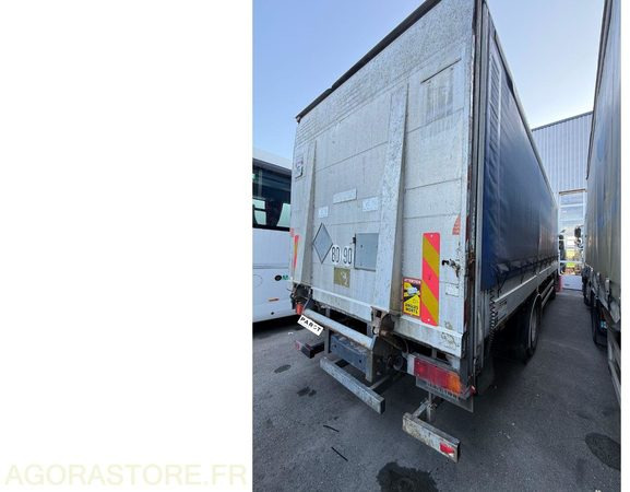 RENAULT 320 DCI - 2006 - 549 396km - Tracteur routier: photos 4 RENAULT 320 DCI - 2006 - 549 396km - Tracteur routier: photos 4