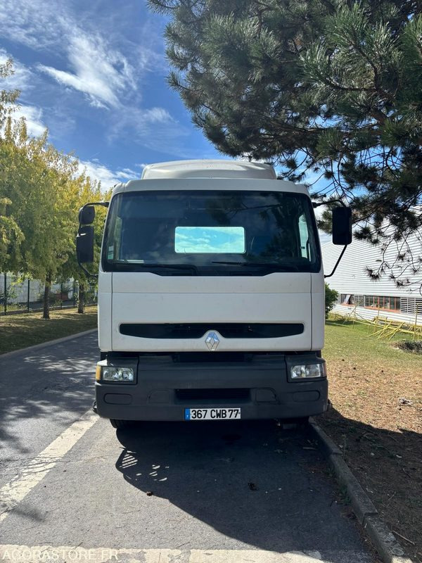 TRACTEUR RENAULT - 2002 - 462695 Kms - Tracteur routier: photos 2 TRACTEUR RENAULT - 2002 - 462695 Kms - Tracteur routier: photos 2