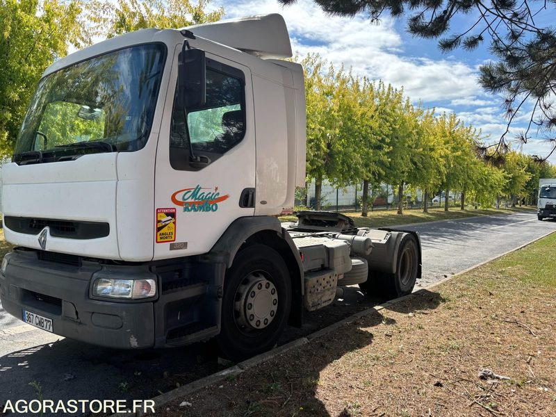 TRACTEUR RENAULT - 2002 - 462695 Kms - Tracteur routier: photos 1 TRACTEUR RENAULT - 2002 - 462695 Kms - Tracteur routier: photos 1