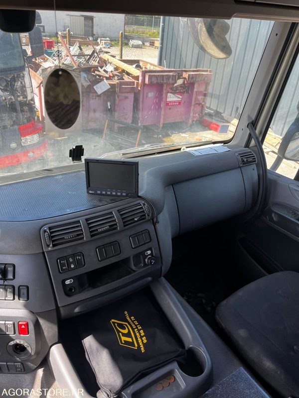 Tracteur DAF 4x2 CF - 2016 / 309955 KM - Tracteur routier: photos 5 Tracteur DAF 4x2 CF - 2016 / 309955 KM - Tracteur routier: photos 5