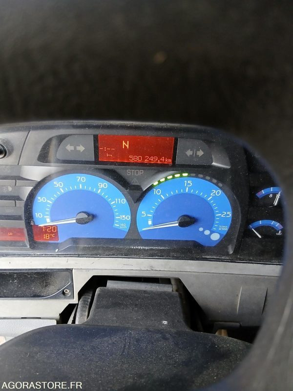 Tracteur routier Prémium 420 E1600 - Tracteur routier: photos 5 Tracteur routier Prémium 420 E1600 - Tracteur routier: photos 5