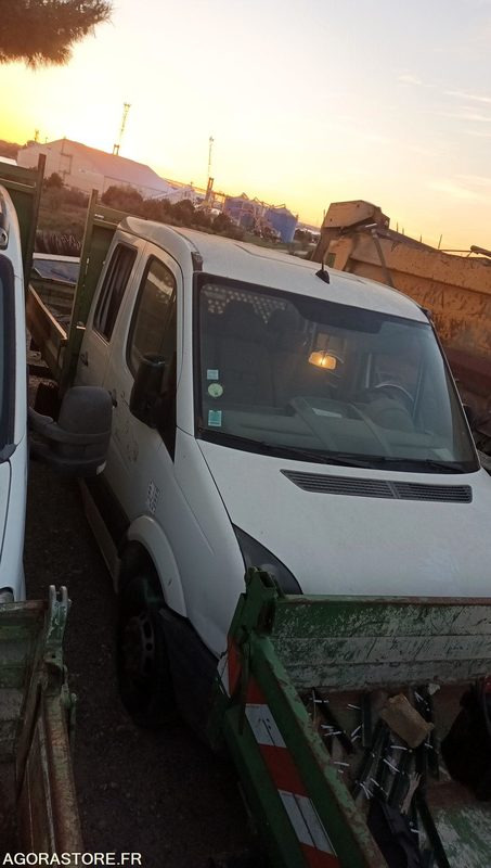 VOLKSWAGEN CRAFTER benne double cabine - 2011 - 213750kms - BL-964-FA - Utilitaire benne: photos 4 VOLKSWAGEN CRAFTER benne double cabine - 2011 - 213750kms - BL-964-FA - Utilitaire benne: photos 4