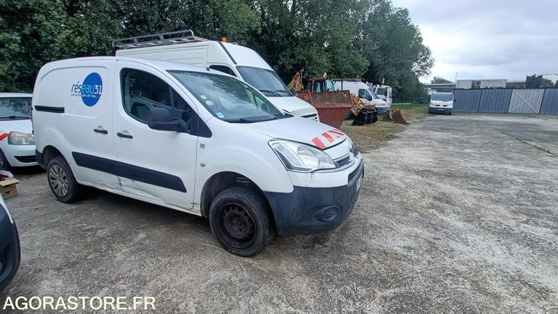 VU FOURGONNETTE CITROEN BERLINGO DANGEL 4X4 (BV changée avec embrayage) - Fourgonnette: photos 3 VU FOURGONNETTE CITROEN BERLINGO DANGEL 4X4 (BV changée avec embrayage) - Fourgonnette: photos 3