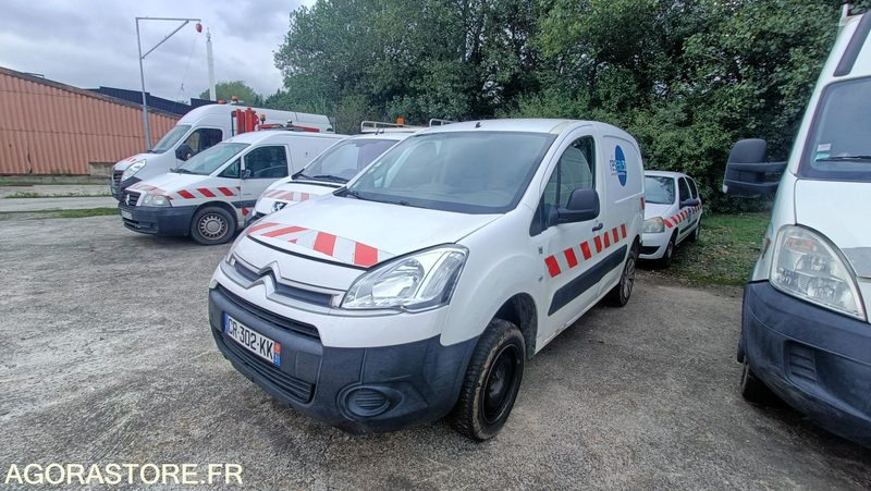 VU FOURGONNETTE CITROEN BERLINGO DANGEL 4X4 (BV changée avec embrayage) - Fourgonnette: photos 1 VU FOURGONNETTE CITROEN BERLINGO DANGEL 4X4 (BV changée avec embrayage) - Fourgonnette: photos 1