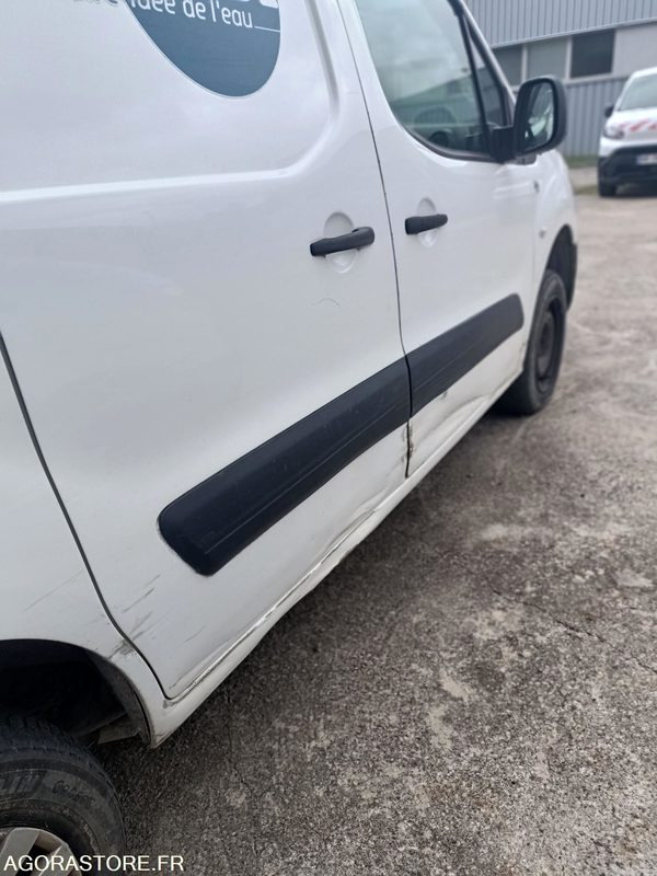 VU FOURGONNETTE CITROEN BERLINGO DANGEL 4X4 (BV changée avec embrayage) - Fourgonnette: photos 5 VU FOURGONNETTE CITROEN BERLINGO DANGEL 4X4 (BV changée avec embrayage) - Fourgonnette: photos 5
