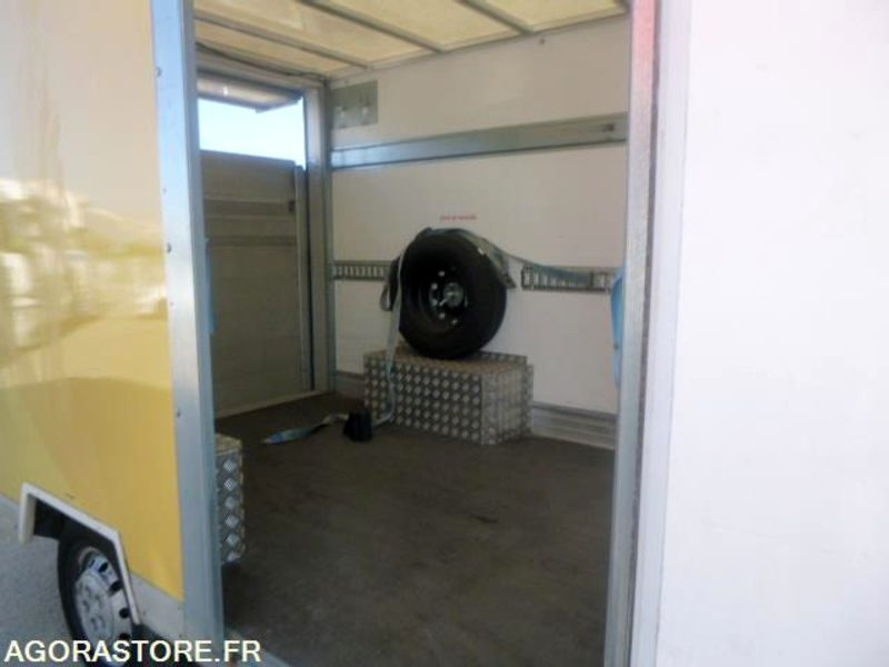 Fiat DUCATO HAYON PACK CARBURANT GNV+SP PETITE CAPACITE - Véhicule utilitaire: photos 4 Fiat DUCATO HAYON PACK CARBURANT GNV+SP PETITE CAPACITE - Véhicule utilitaire: photos 4