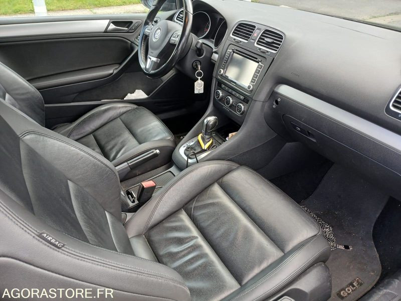 Volkswagen golf cabriolet 1.6 tsi 160cv dsg7 2015 155118 KM - Voiture: photos 4 Volkswagen golf cabriolet 1.6 tsi 160cv dsg7 2015 155118 KM - Voiture: photos 4