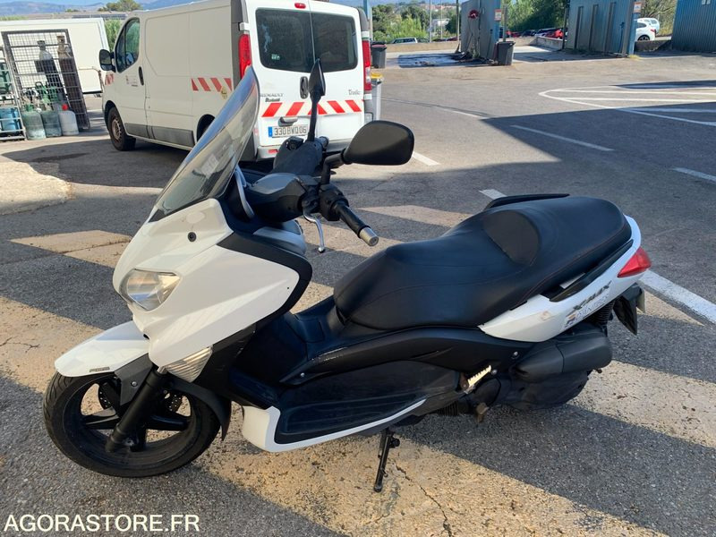 Yamaha X-Max 125 cm3 - 2012 - 36 300 kms - CD 169 FW - Motocyclette: photos 3 Yamaha X-Max 125 cm3 - 2012 - 36 300 kms - CD 169 FW - Motocyclette: photos 3
