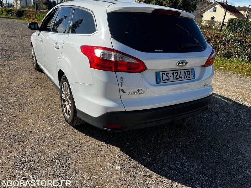 Ford focus 1lecoboost 2013 149000km - Voiture break: photos 4 Ford focus 1lecoboost 2013 149000km - Voiture break: photos 4