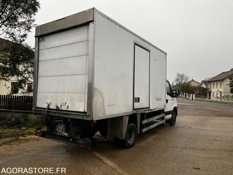 Iveco 35c13 frigorifique 185000km 2013 - Utilitaire frigorifique: photos 4 Iveco 35c13 frigorifique 185000km 2013 - Utilitaire frigorifique: photos 4