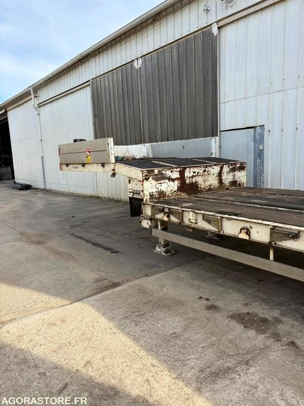 Porte engins ROBUSTE KAISER - 2010 - plancher neuf - Remorque porte-engin surbaissée: photos 2 Porte engins ROBUSTE KAISER - 2010 - plancher neuf - Remorque porte-engin surbaissée: photos 2