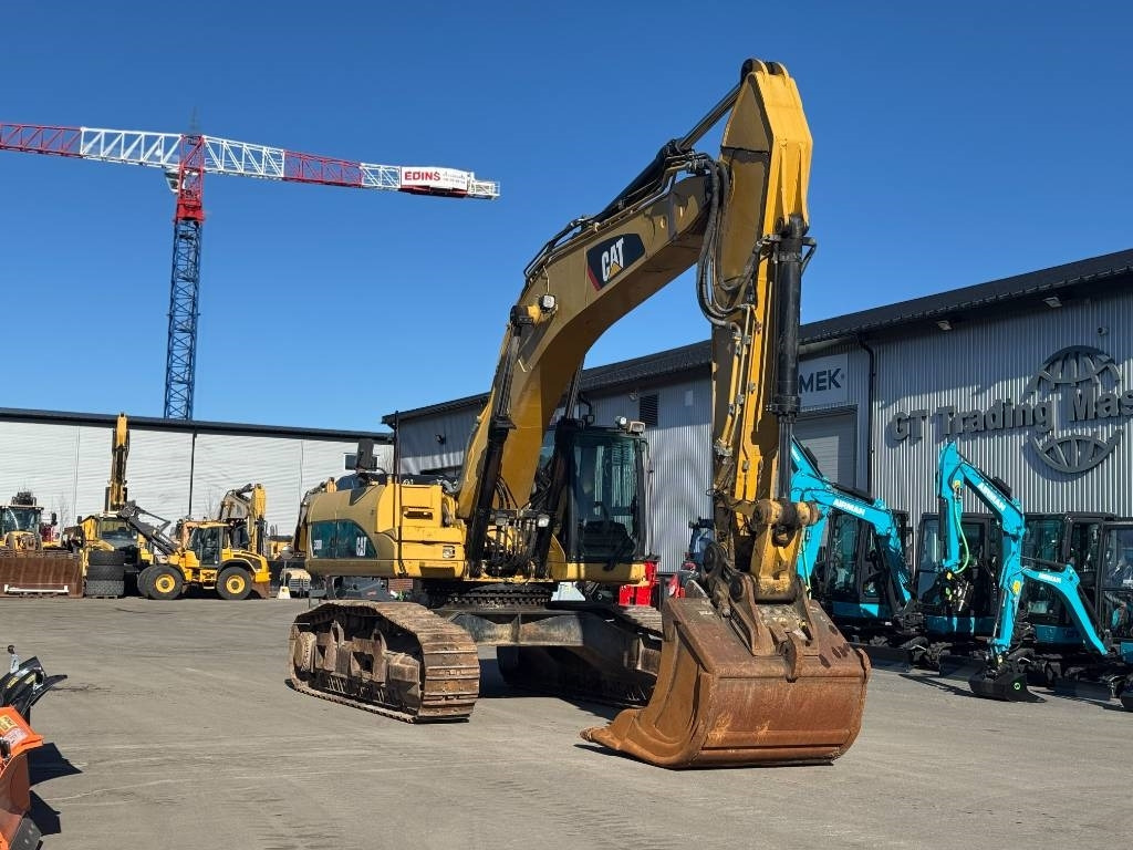 CAT 330 D L - Pelle sur chenille: photos 2 CAT 330 D L - Pelle sur chenille: photos 2