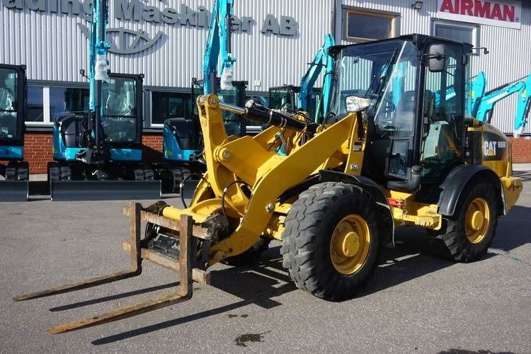 CAT 906M *Uthyres* - Chargeuse sur pneus: photos 1 CAT 906M *Uthyres* - Chargeuse sur pneus: photos 1