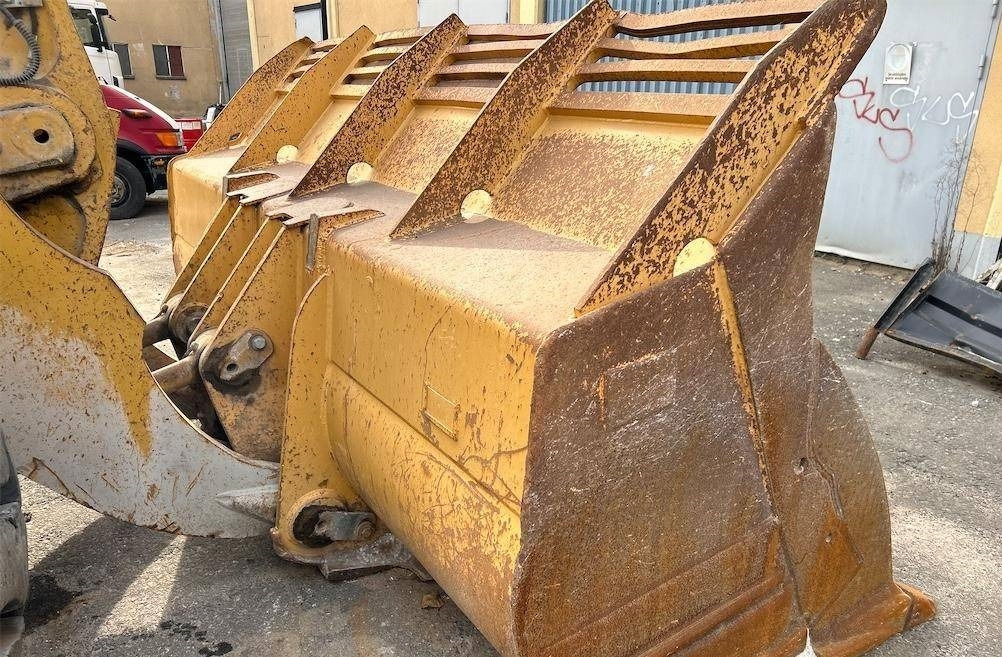 CATPILLAR 980K - Chargeuse sur pneus: photos 5 CATPILLAR 980K - Chargeuse sur pneus: photos 5