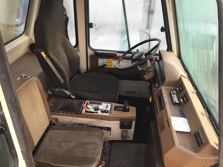 Tombereau rigide Komatsu HD 605-5: photos 12