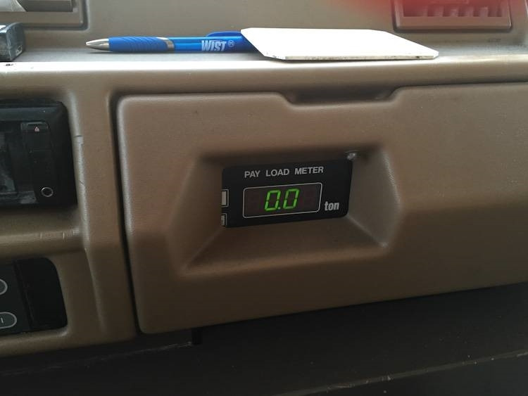 Tombereau rigide Komatsu HD 605-5: photos 16