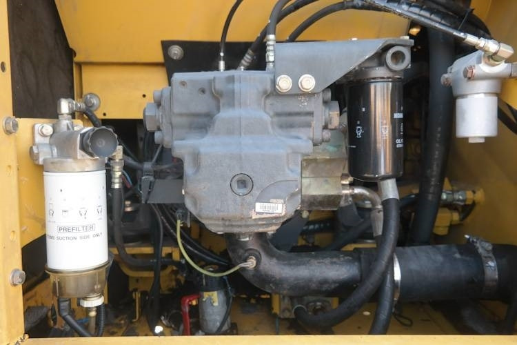 Pelle sur chenille Komatsu PC240-8: photos 16