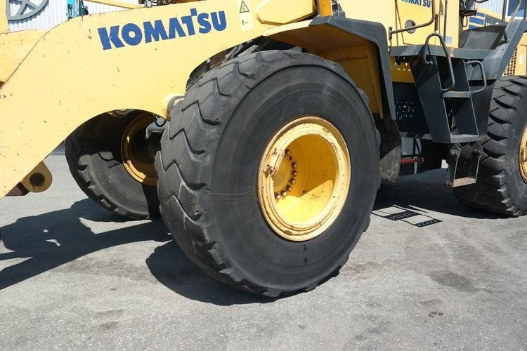 Komatsu WA 380-5-H - Chargeuse sur pneus: photos 2 Komatsu WA 380-5-H - Chargeuse sur pneus: photos 2