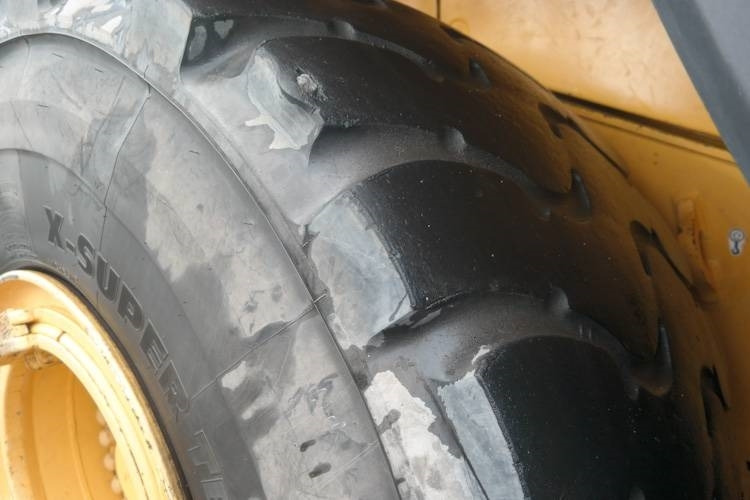 Volvo L220G - Chargeuse sur pneus: photos 5 Volvo L220G - Chargeuse sur pneus: photos 5